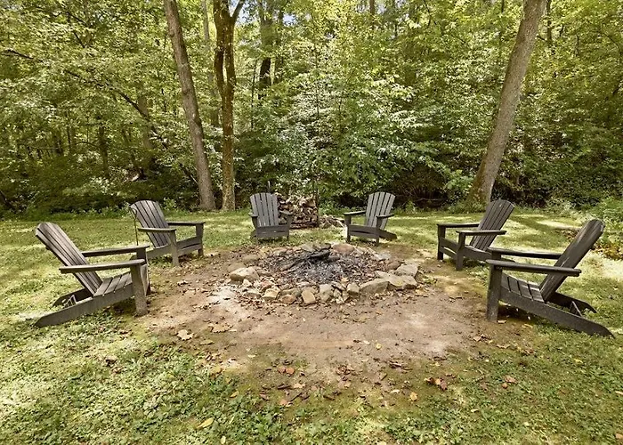 Fireplace Fire Pit Shaded Deck Ferienhaus *