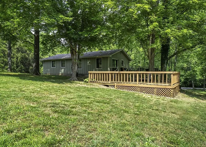 Fireplace Fire Pit Shaded Deck Ferienhaus